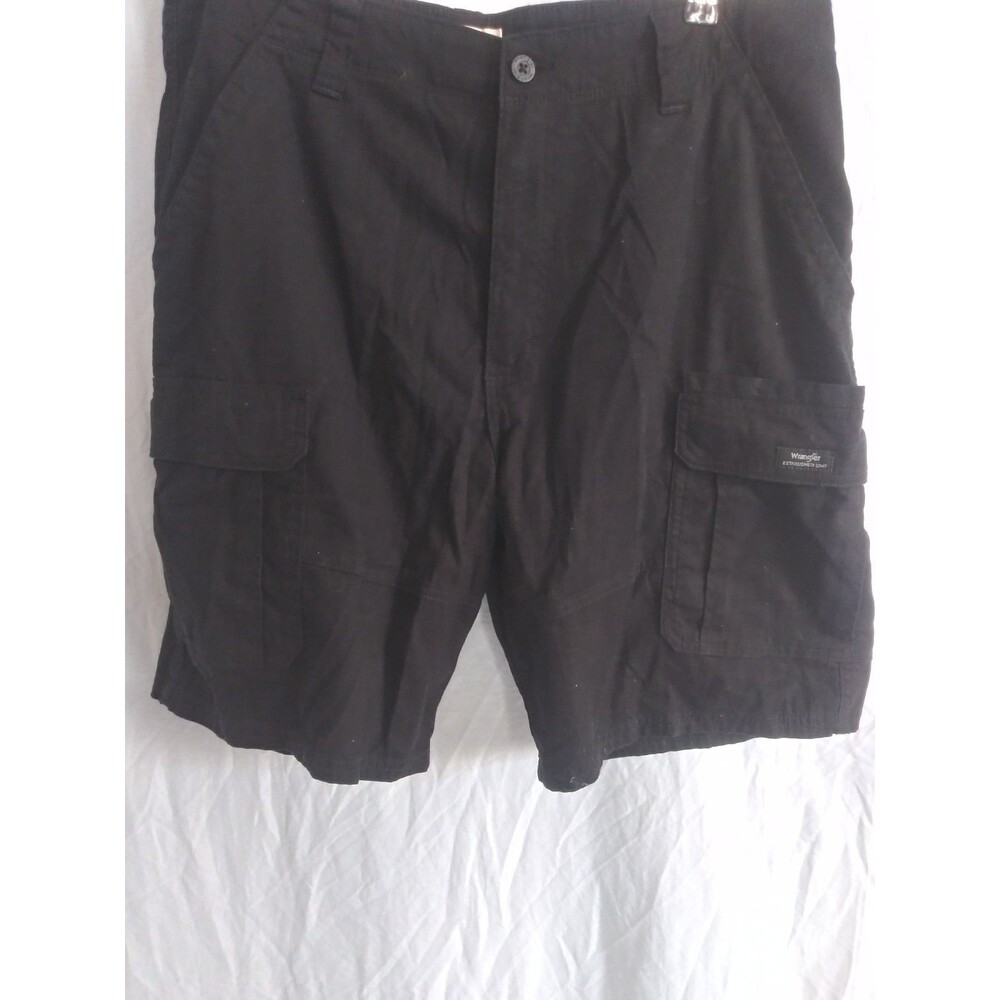 Wrangler Relaxed Fit Black Shorts – Size 38x10